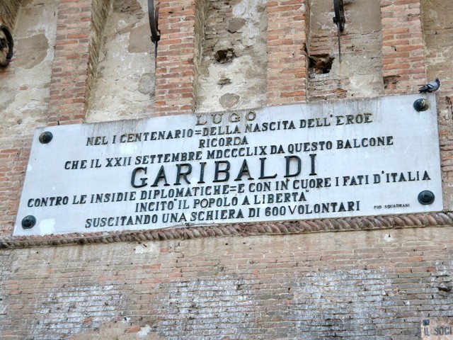 La lapide ricorda la presenza di Garibaldi a Lugo (RA) nel settebre 1859