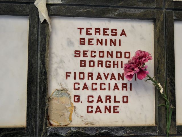 Tomba di Teresa Benini Baroncini e altri partigiani deportati nei lager - Monumento Ossario dei Partigiani alla Certosa (BO)