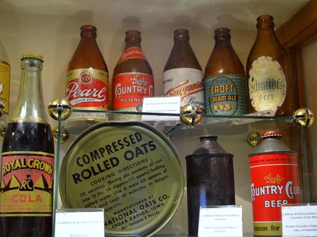 Bottiglie di birra e carne in scatola - Museo di Iola di Montese (MO)
