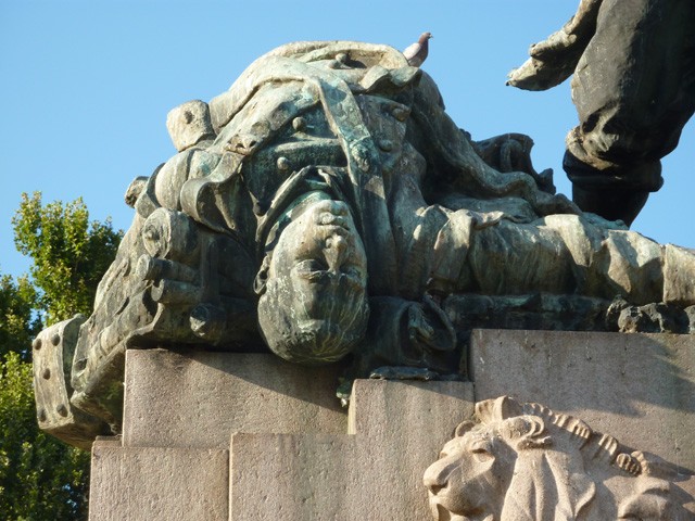 Monumento al Popolano di piazza VIII Agosto (BO) - part.